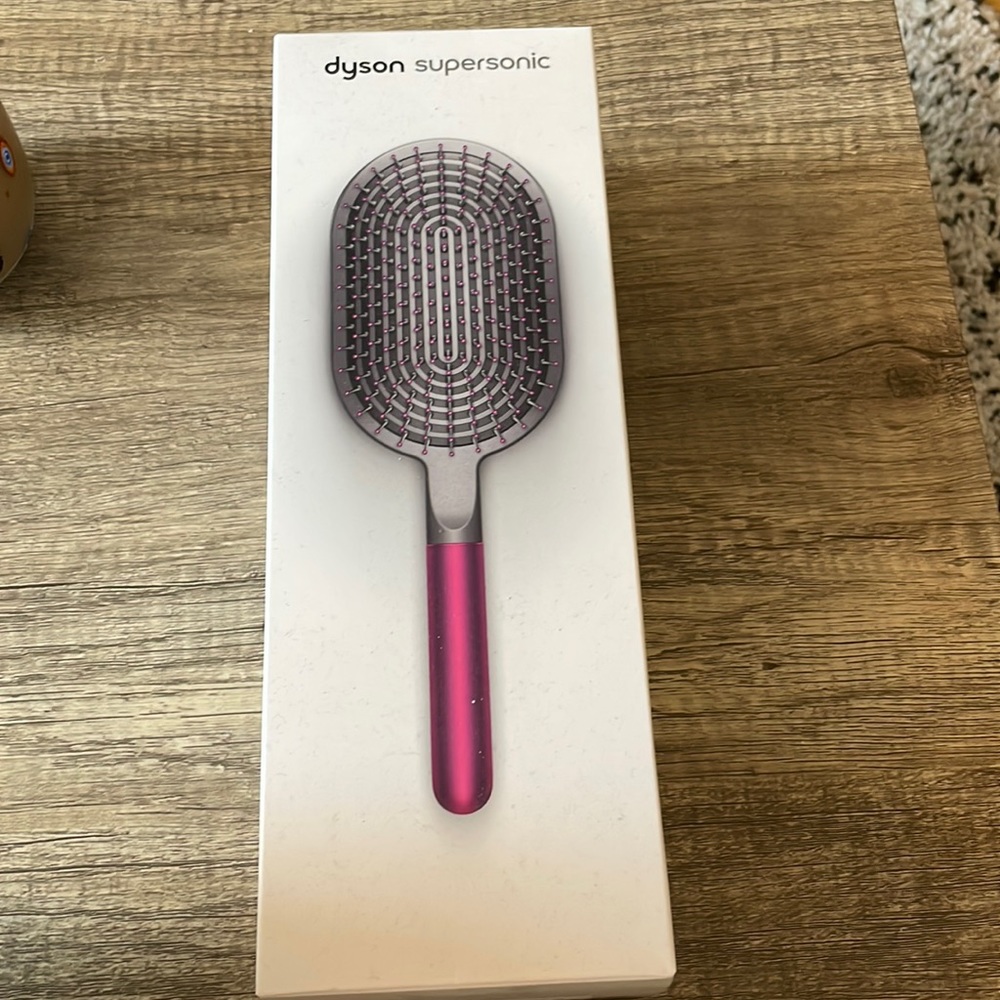 Dyson hairbrush